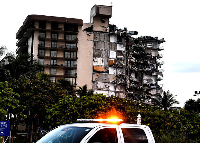 Miami Beach condo building collapse leaves at least 1 dead