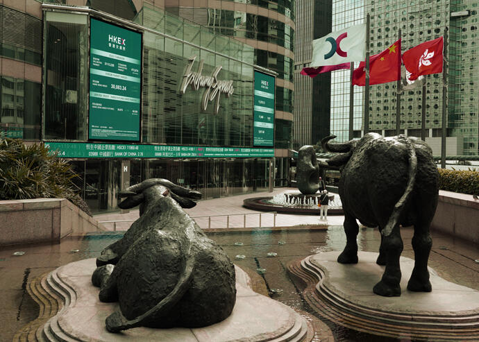 Investors sell off Chinese real estate stocks